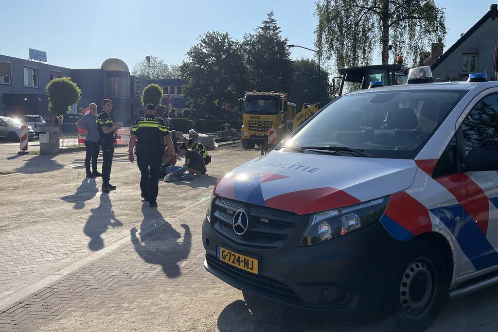 Scooterrijdster gewond na val door losliggend zand