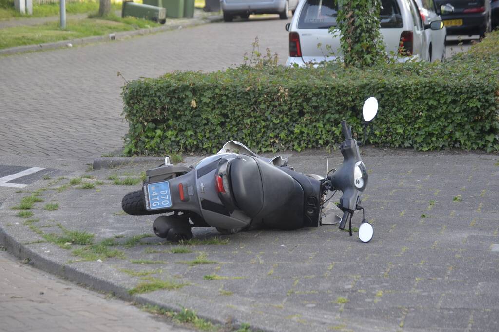 Scooterrijder gewond bij botsing met auto
