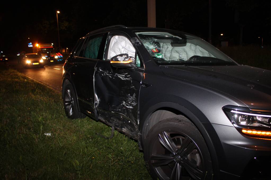Motorrijder zwaargewond bij botsing met personenauto