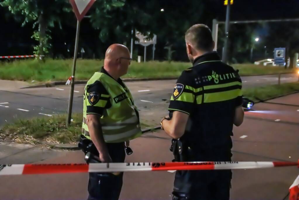 Motorrijder zwaargewond bij botsing met personenauto