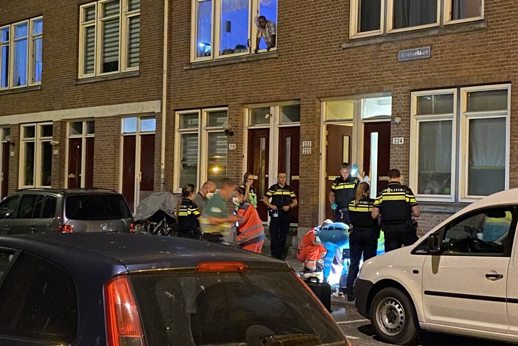 Persoon zwaargewond door incident op straat