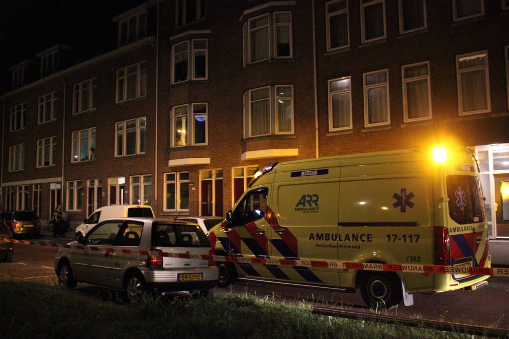 Persoon zwaargewond door incident op straat
