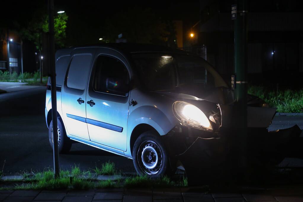 Bestuurder van bestelbus aangehouden na ongeval