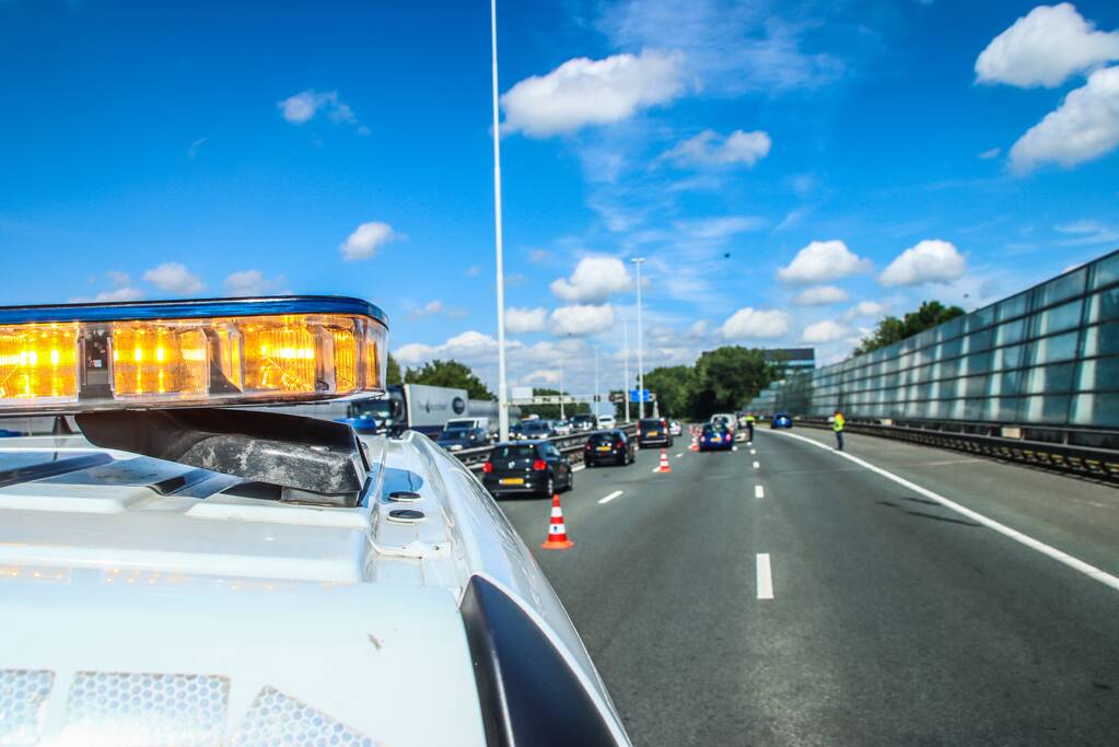 Flinke verkeersopstopping bij ongeval op rijksweg