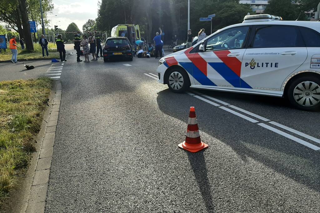 Scooterrijder gewond bij botsing met auto