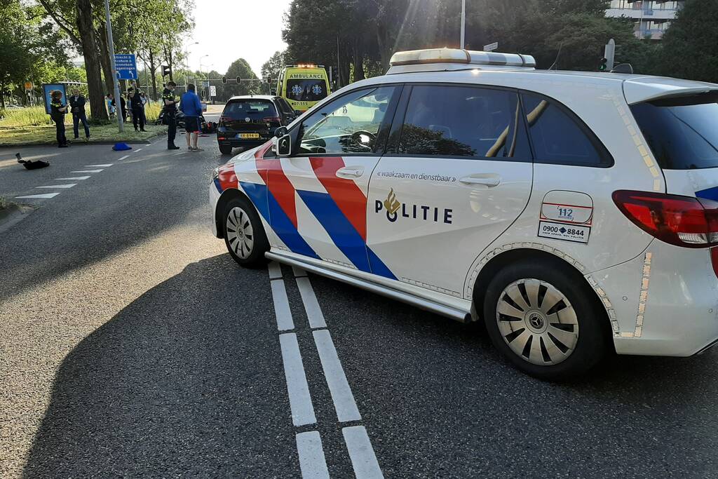 Scooterrijder gewond bij botsing met auto