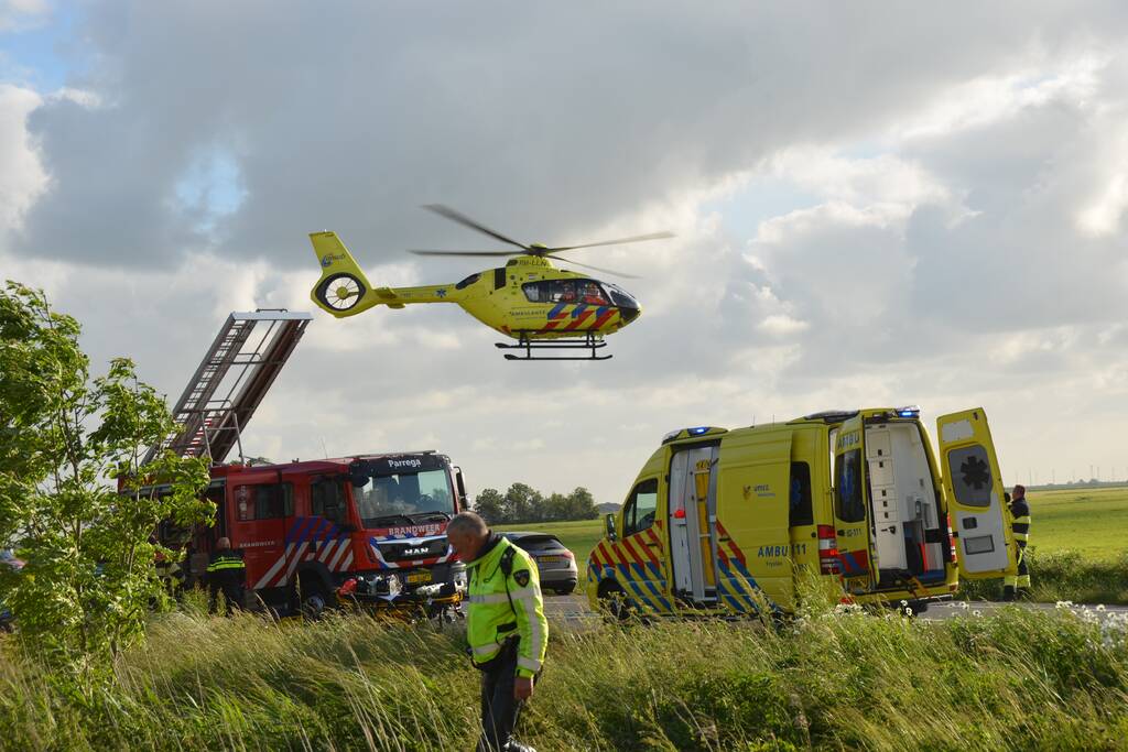 Twee gewonden na te water raken met auto
