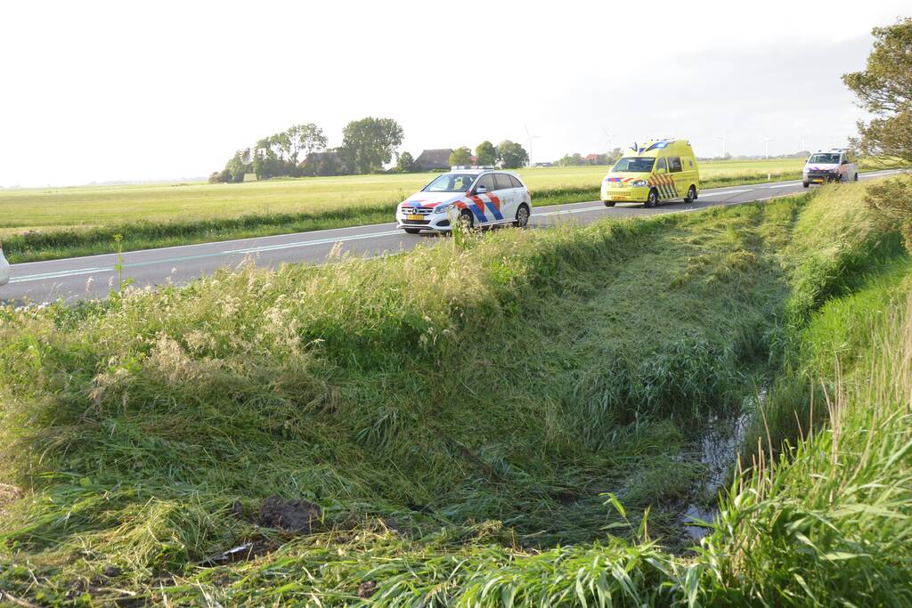 Twee gewonden na te water raken met auto