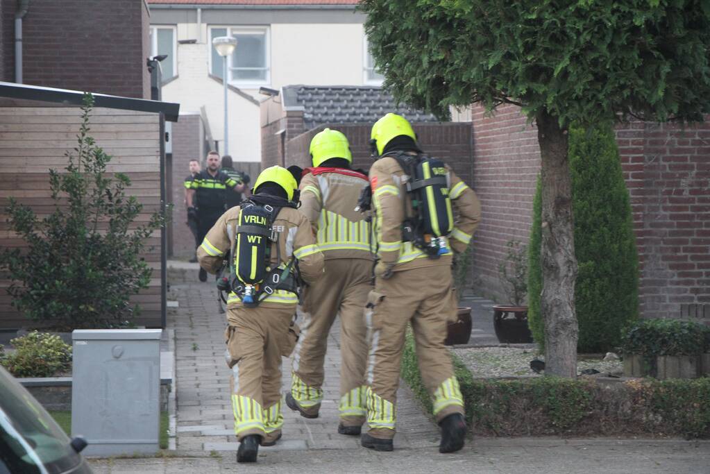 Veel rookontwikkeling bij brand in garagebox