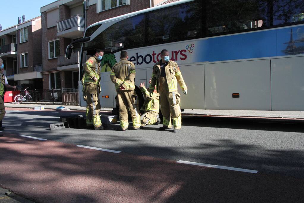 Touringcar lekt brandstof