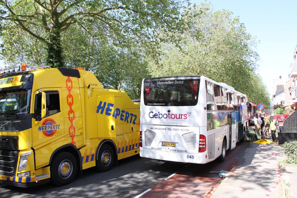 Touringcar lekt brandstof