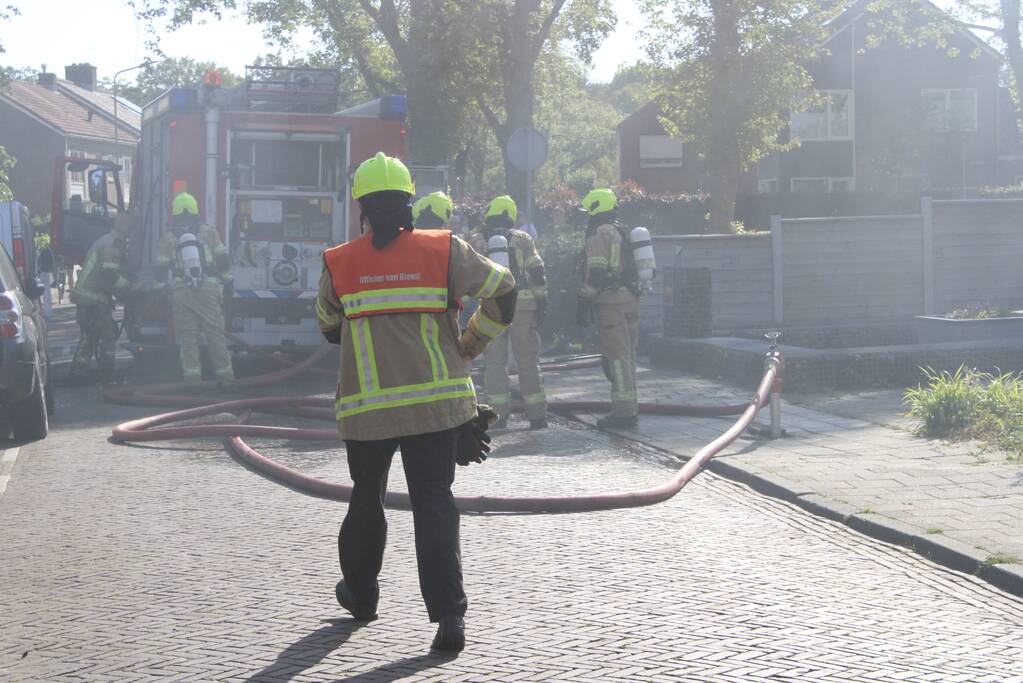 Schuur verwoest door uitslaande brand
