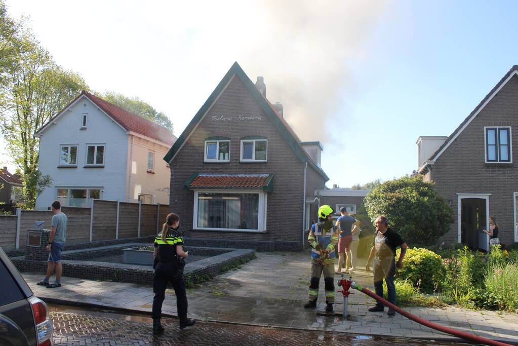 Schuur verwoest door uitslaande brand