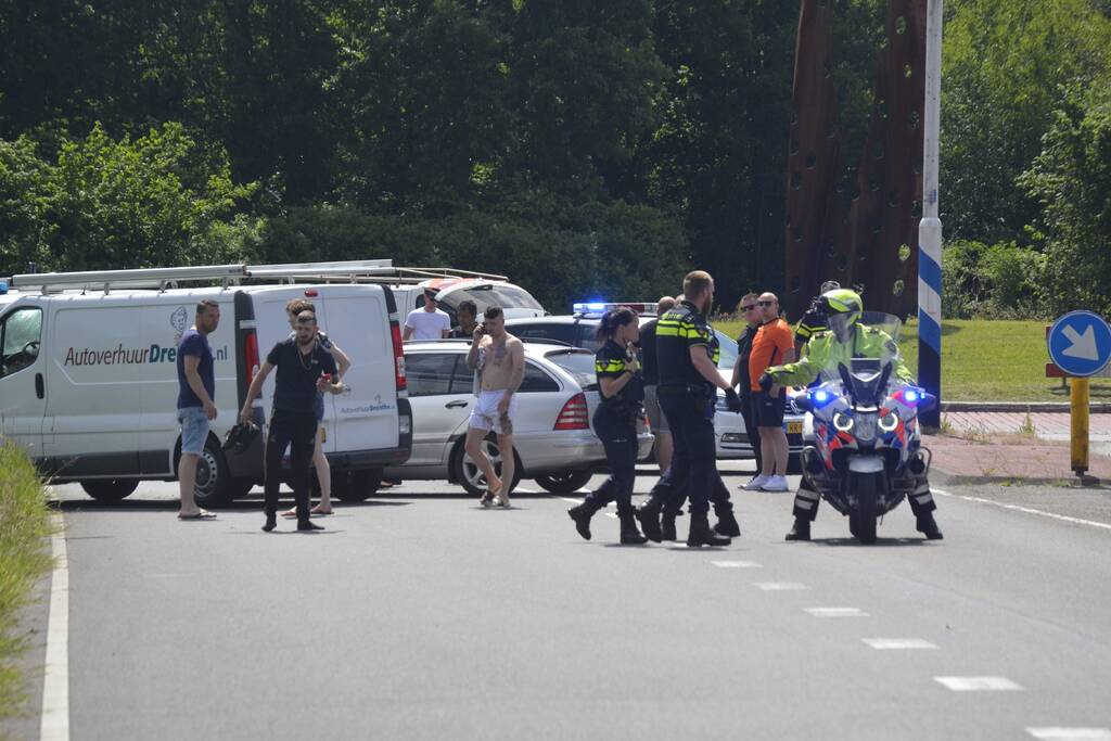 Verkeersruzie eindigt in ongeval met meerdere voertuigen