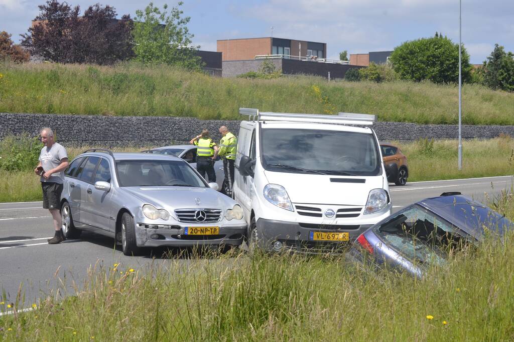 Verkeersruzie eindigt in ongeval met meerdere voertuigen