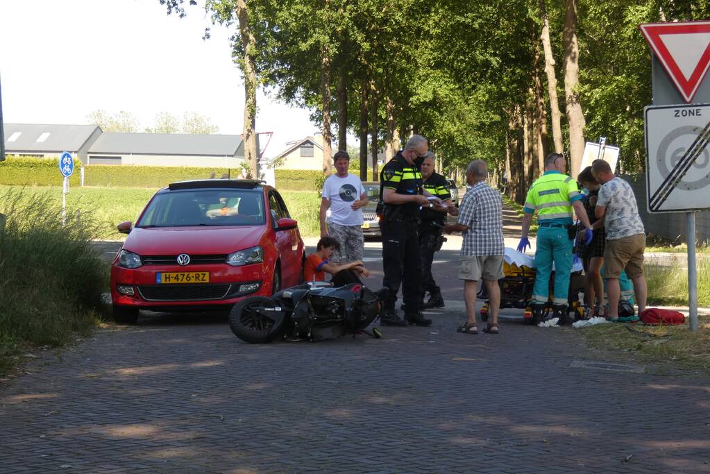 Scooterrijder gewond bij ongeval met personenauto