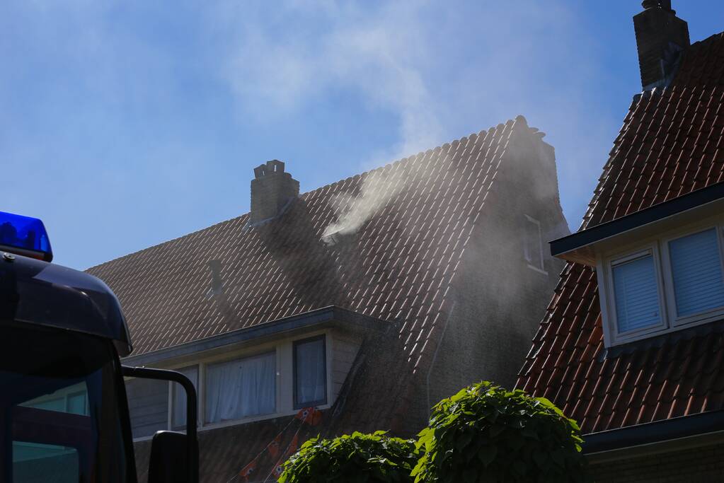 Grijze rookontwikkeling brand in woning