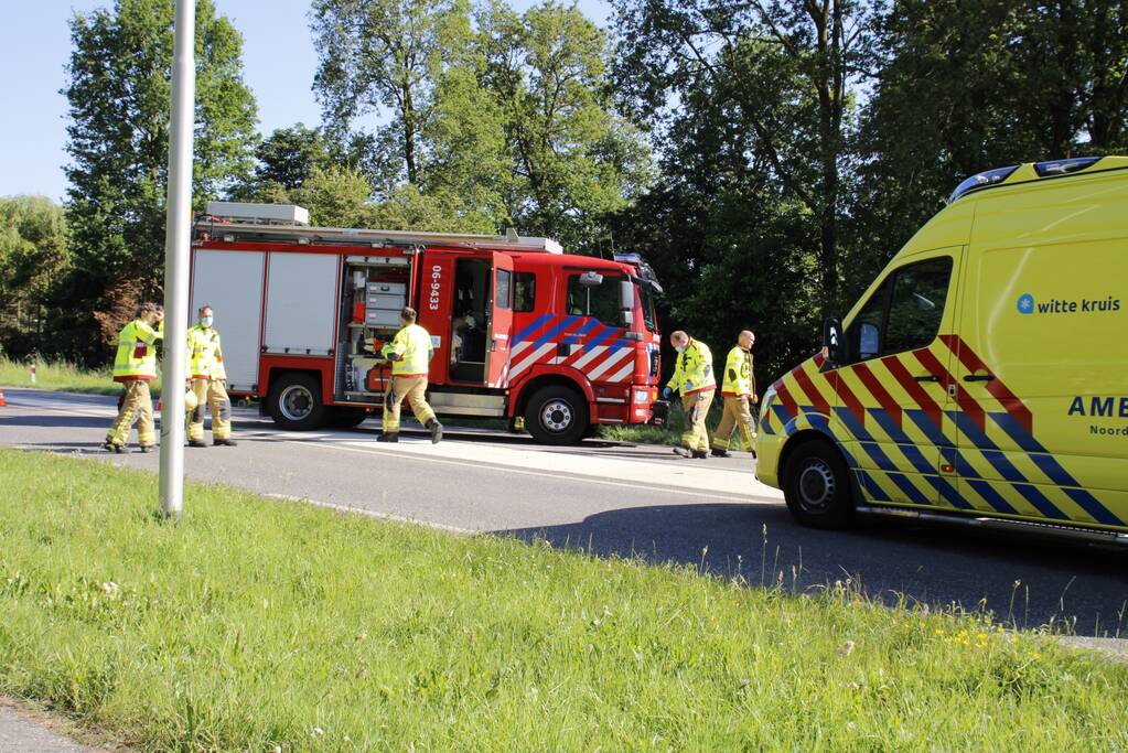 Twee personenauto's total-loss door botsing