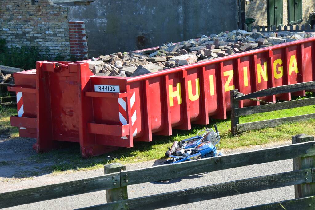 Scooterrijder ernstig gewond na val