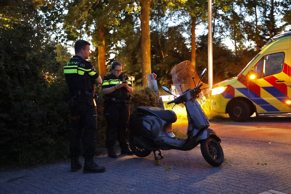 Botsing tussen scooterrijder en personenauto