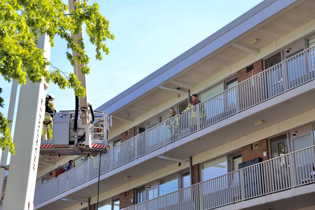Brand op derde verdieping in flatwoning