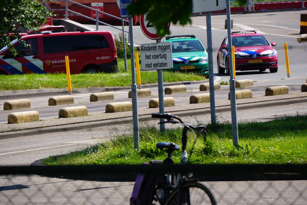 Chemische reactie in vat met zuur afvalverwerkingsbedrijf Attero