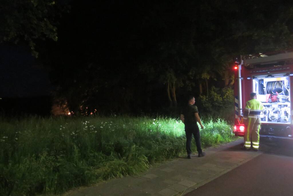 Stuk veld raakt beschadigd bij brand