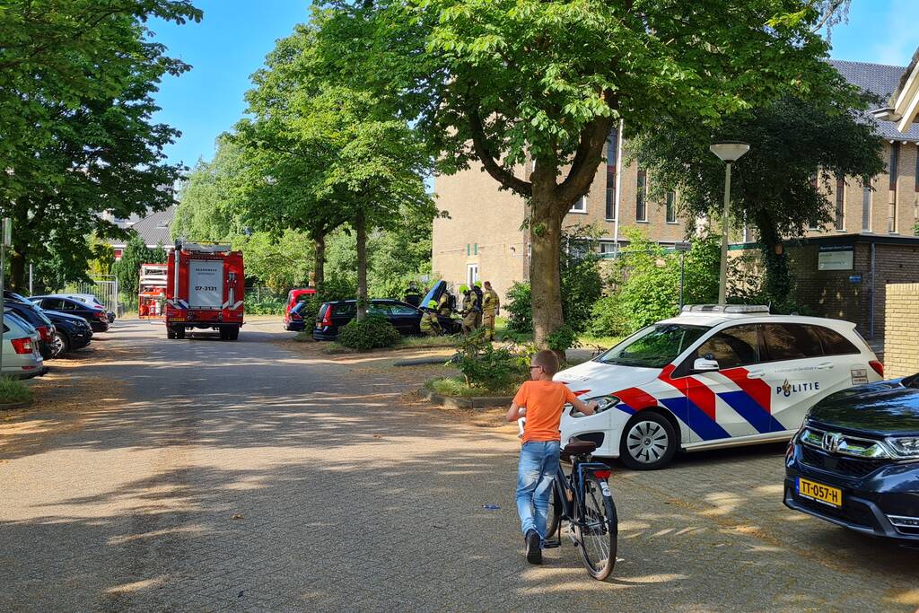 Oververhitte auto zorgt voor brandweer inzet