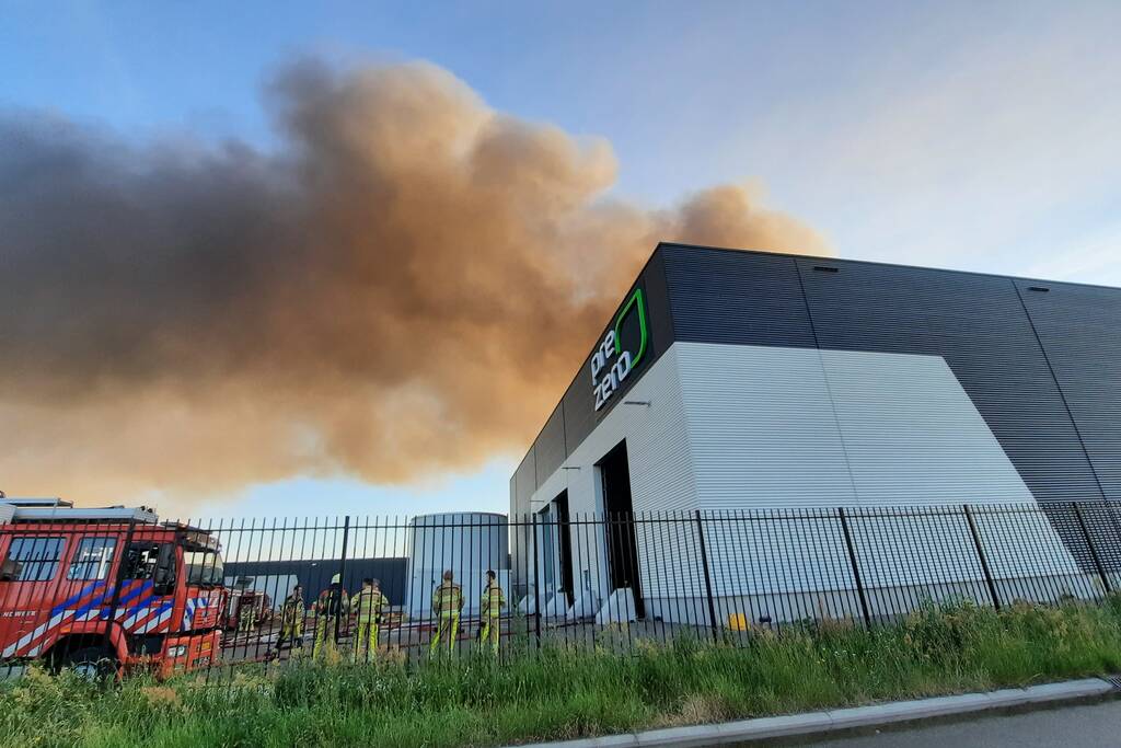 Zeer grote brand in recyclebedrijf