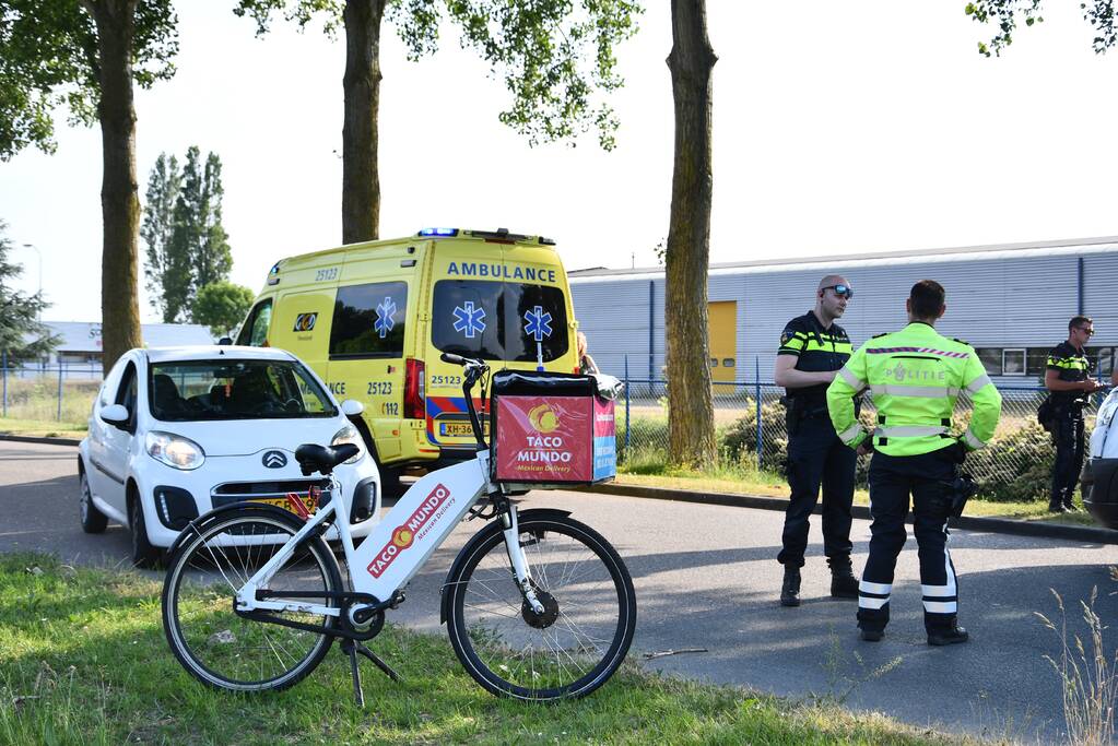 Fietsers gewond na ongeval met bestelbus