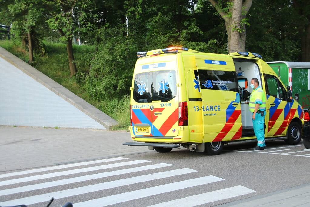 Scooterrijder gewond bij botsing met auto