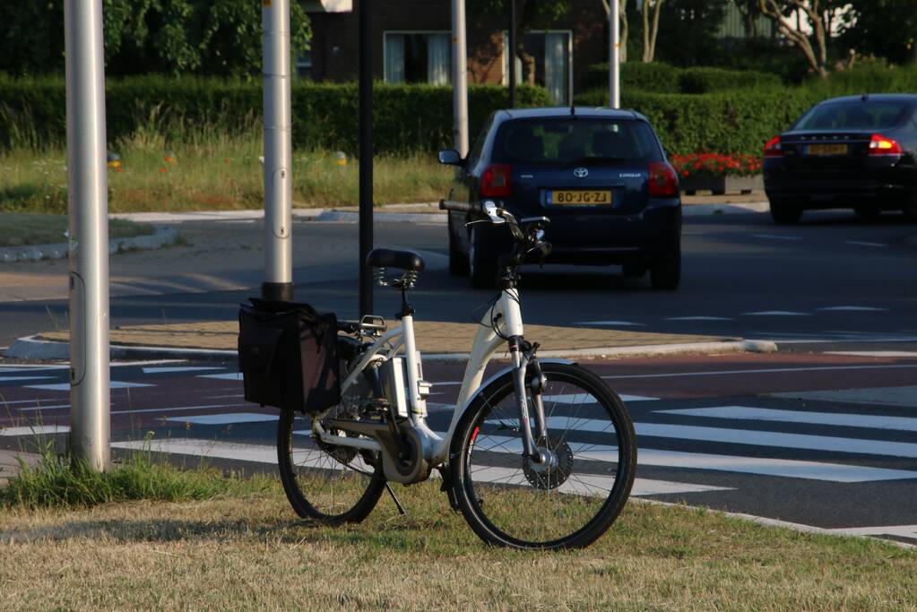 Fietser aangereden op oversteekplaats