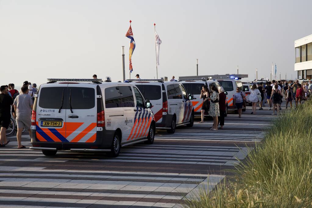 Grote politie-inzet na incident op strand