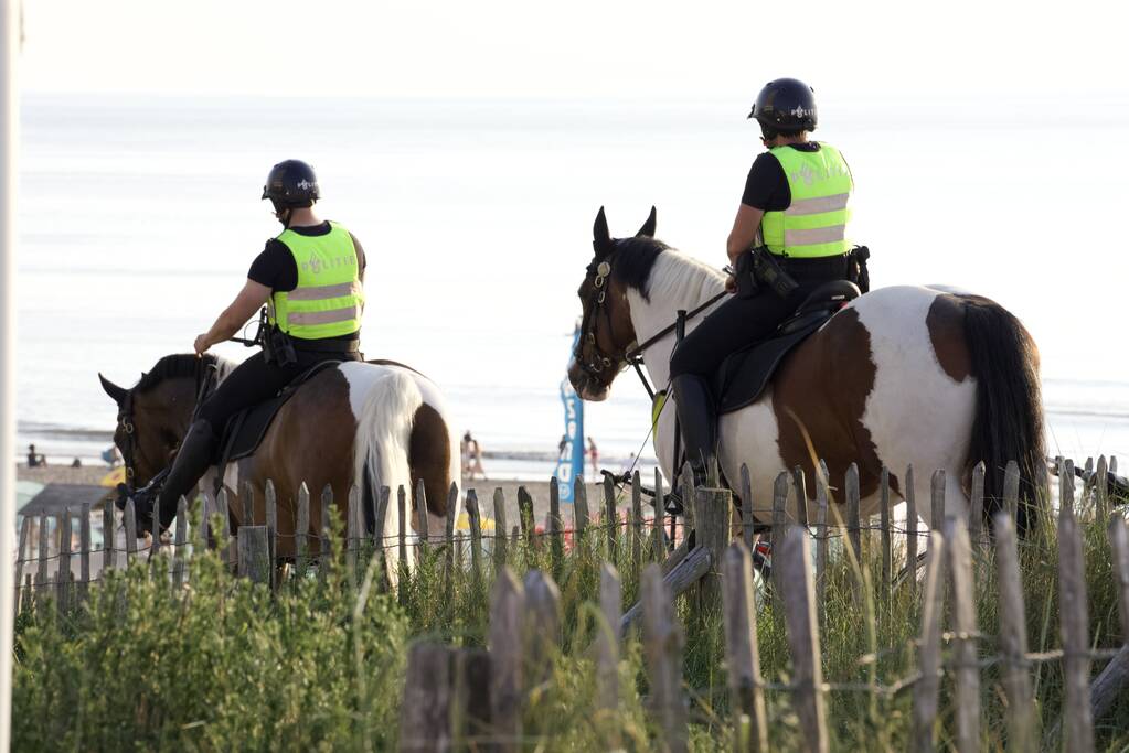 Grote politie-inzet na incident op strand