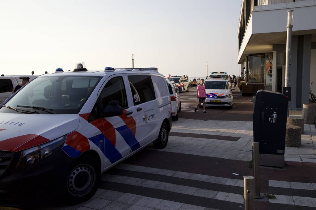 Grote politie-inzet na incident op strand