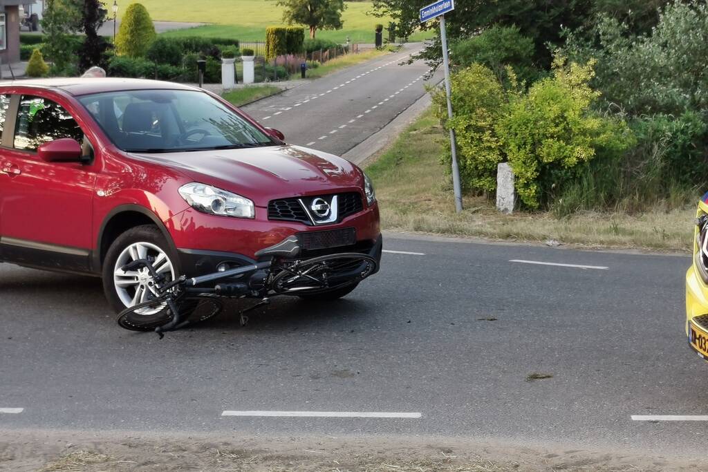 Wielrenner gewond bij botsing met auto