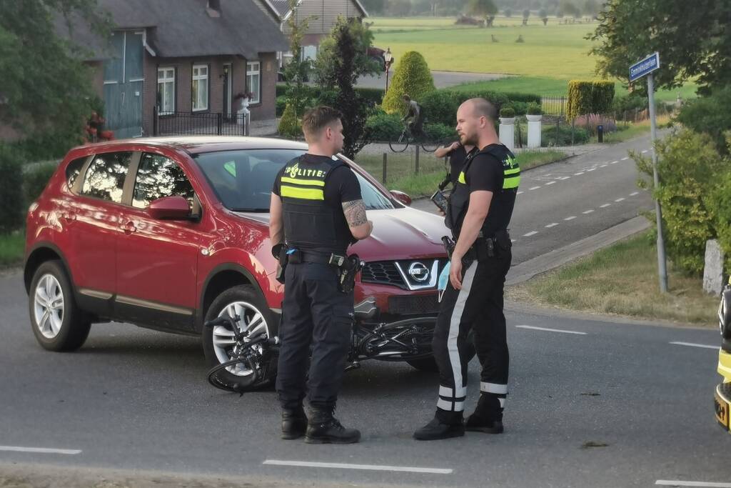 Wielrenner gewond bij botsing met auto