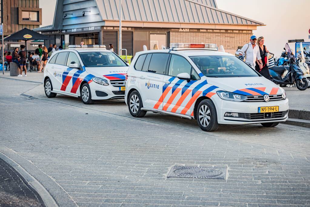 Strand ontruimd na drukte