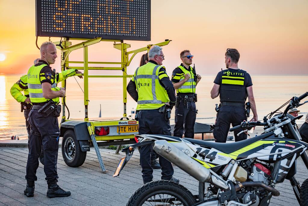 Strand ontruimd na drukte