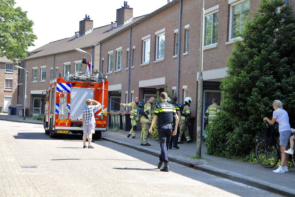 Deur woning opengeramd bij brand in woning