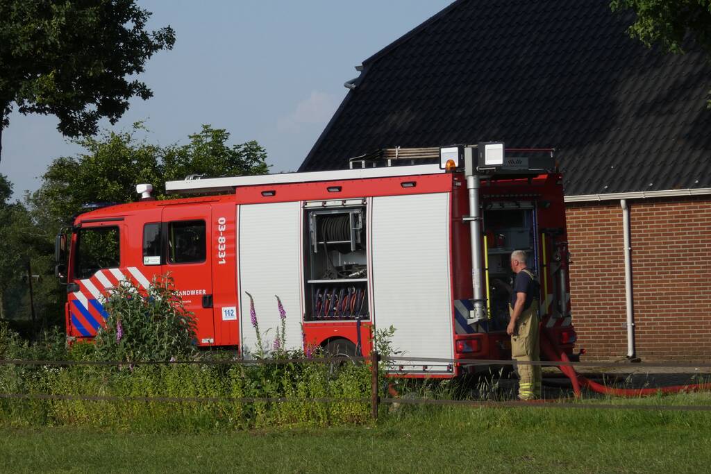 Hooibroei in schuur boerderij zorgt voor inzet brandweer