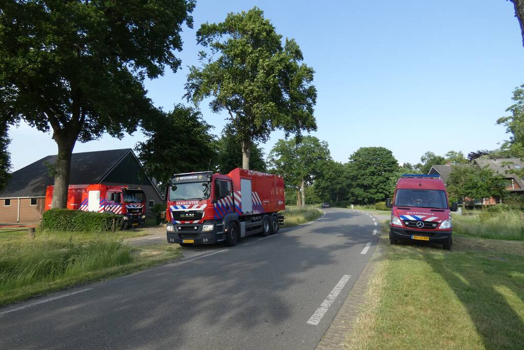 Hooibroei in schuur boerderij zorgt voor inzet brandweer
