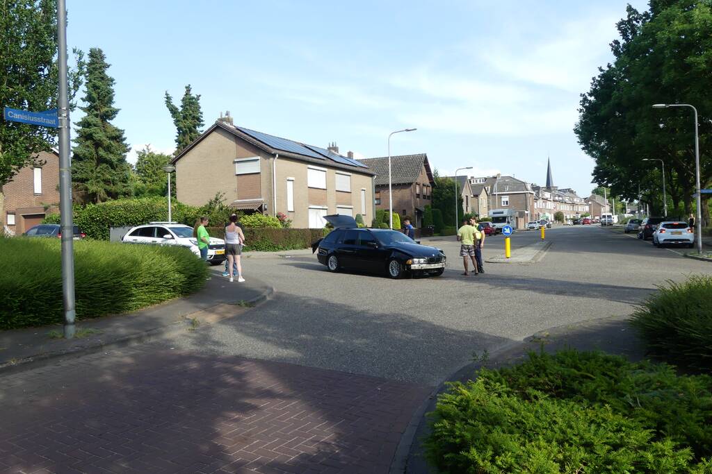 Flinke schade bij verkeersongeval op kruising