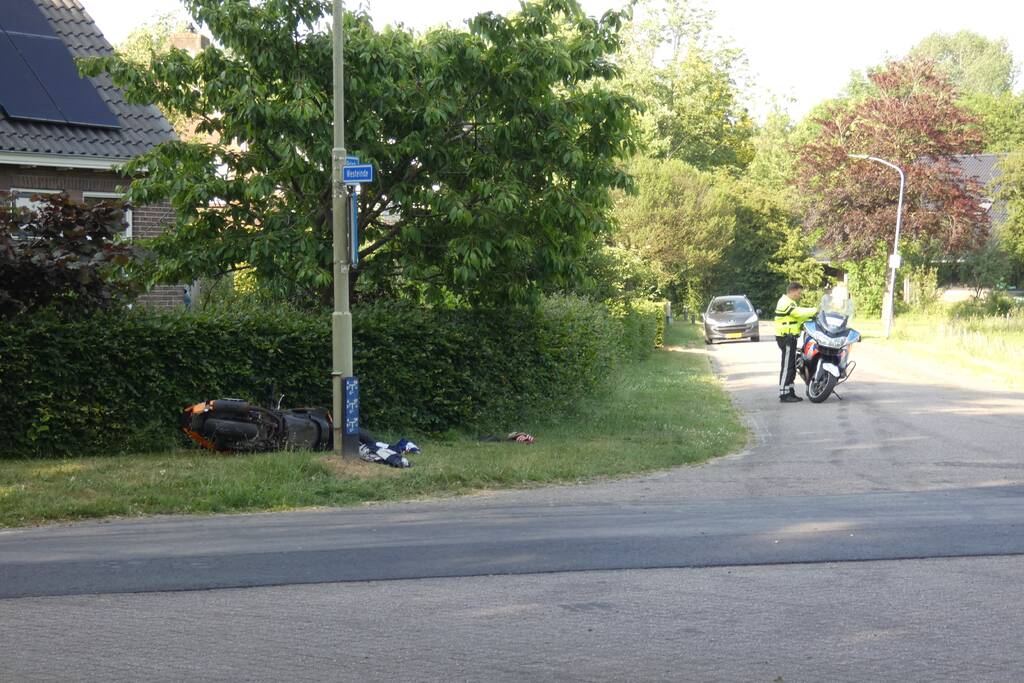 Botsing tussen bestelbus en scooter