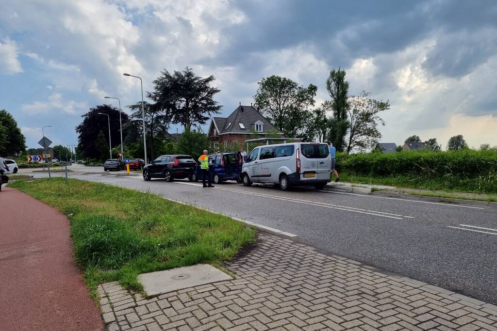 Vijf voertuigen betrokken bij kettingbotsing