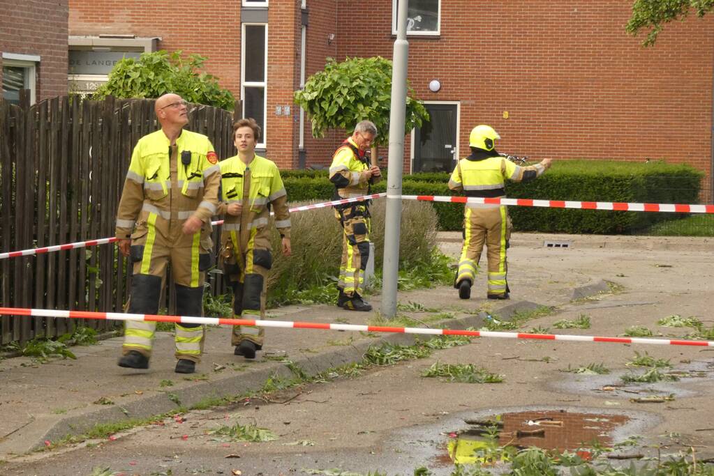 Brandweer handen vol aan stormschade