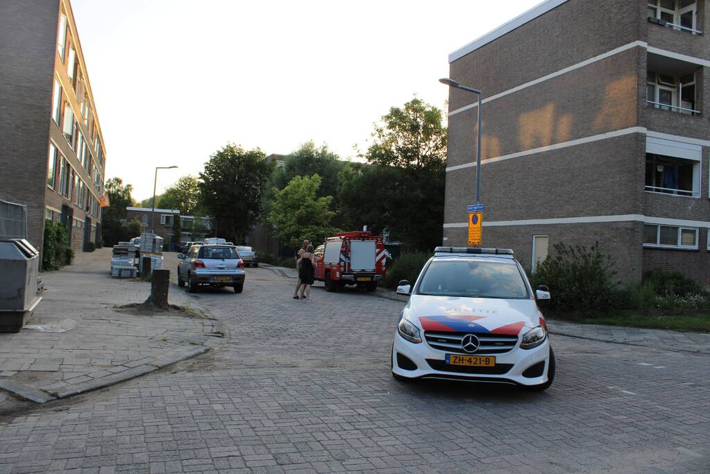 Brandweer verricht metingen door gaslucht