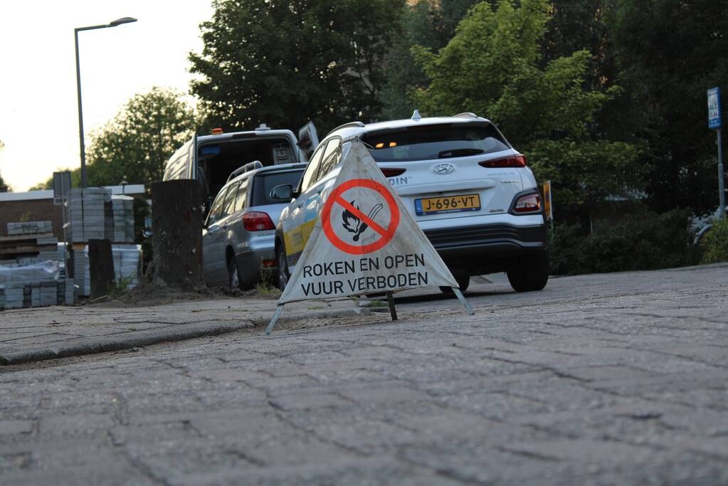 Brandweer verricht metingen door gaslucht