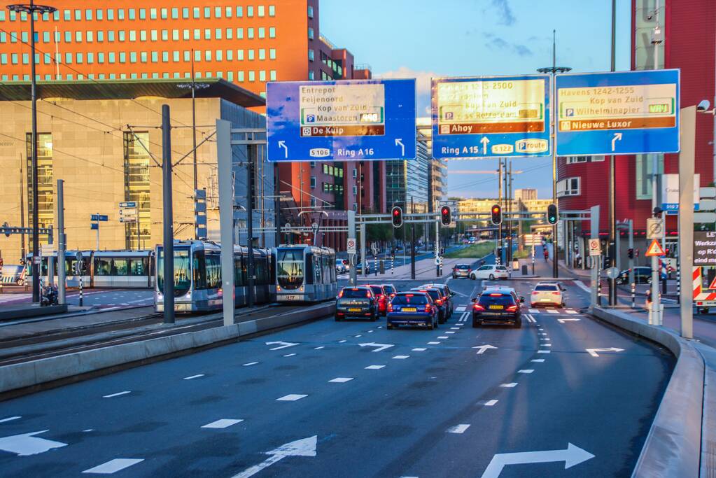 Verkeerschaos door niet sluitende Erasmusbrug