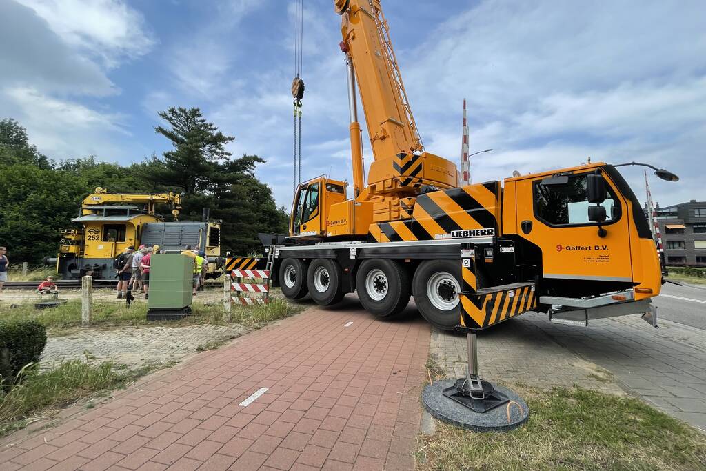 Locomotief ontspoord door kapotte wissel